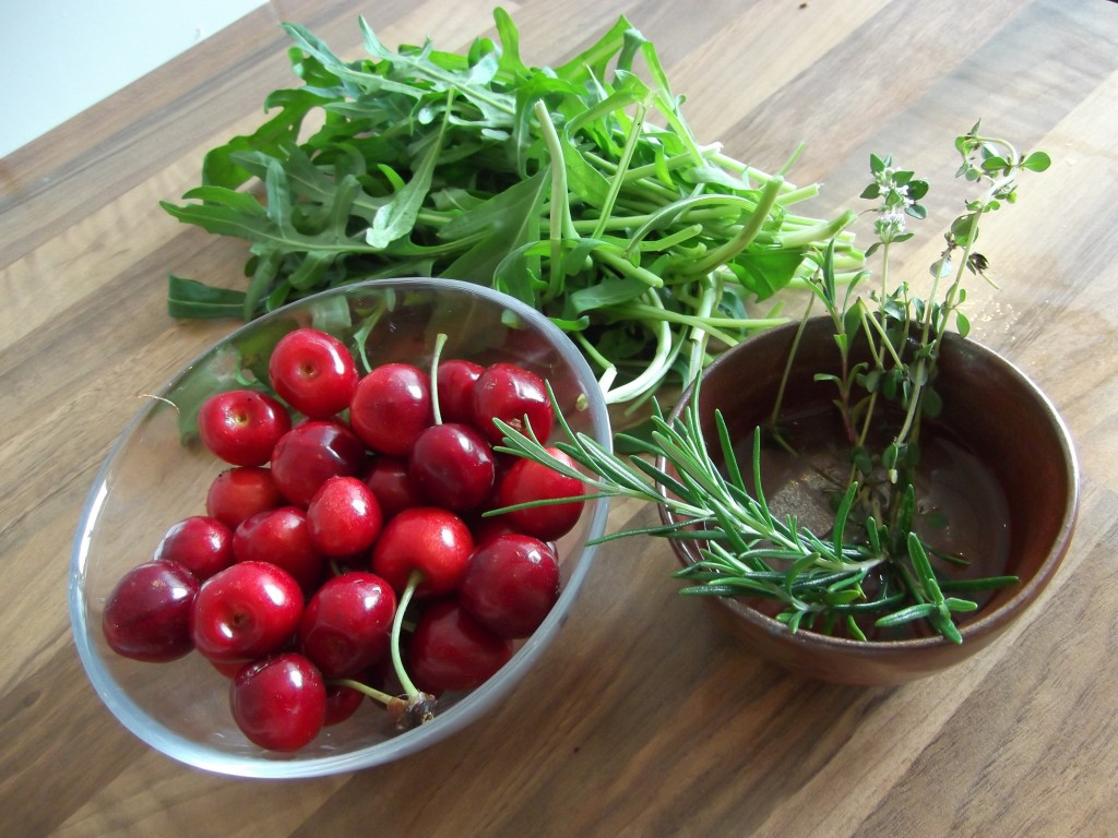 Süßkirschen, Rucola, Rosmarin, Thymian - im Sommer zeigen sich vermehrt die Vorzüge eines eigenen Gartens